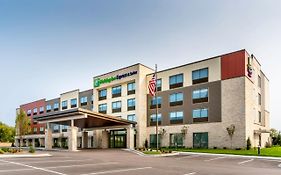 Holiday Inn Express & Suites - Milwaukee West Allis By Ihg
